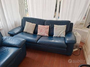 divano letto pelle blu