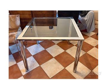 tavolo acciaio e vetro di design anni 70