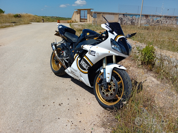 Yamaha yzf r1