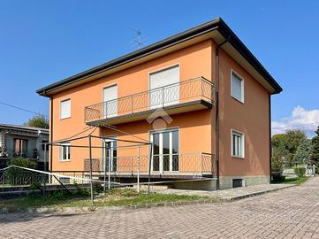 3 LOCALI A TERNO D'ISOLA