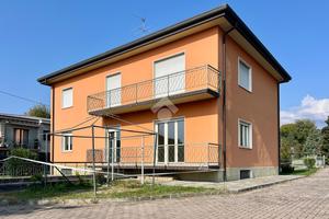 3 LOCALI A TERNO D'ISOLA