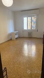 Stanza grande a scandicci