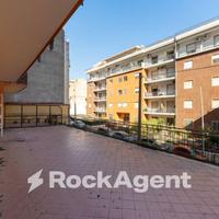 APPARTAMENTO CON AMPIO TERRAZZO E DOPPIO INGRESSO