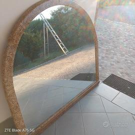 specchio con cornice 