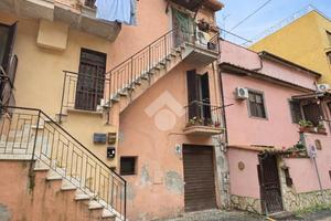 3 LOCALI A GENZANO DI ROMA