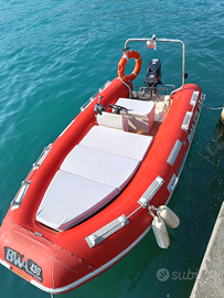 Gommone motore e carrello