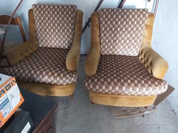 N. 2 poltrone in velluto anni '60/'70