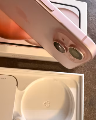 IPhone 15 128GB Rosa – Perfetto, batteria 86%
