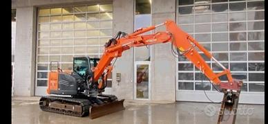 Miniescavatore Hitachi ZX85 USB-5, braccio triplic