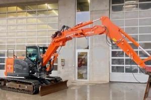 Miniescavatore Hitachi ZX85 USB-5, braccio triplic