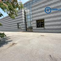 Capannone con magazzino ed uffici