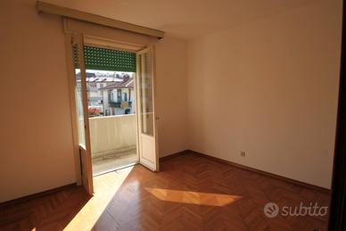 Luminoso appartamento bicamere da ristrutturare