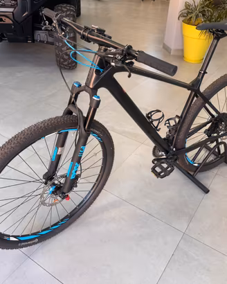 Focus Raven Lite Carbon 29 black matt