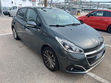 Peugeot 208 per Kia venga o Hyundai ix20