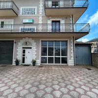 Locale commerciale in Viale delle Nazioni Unite 20