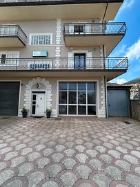 Locale commerciale in Viale delle Nazioni Unite 20