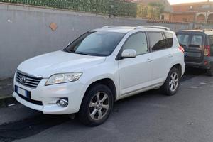 Toyota Rav4  2.200 diesel 150cv anno 2011
