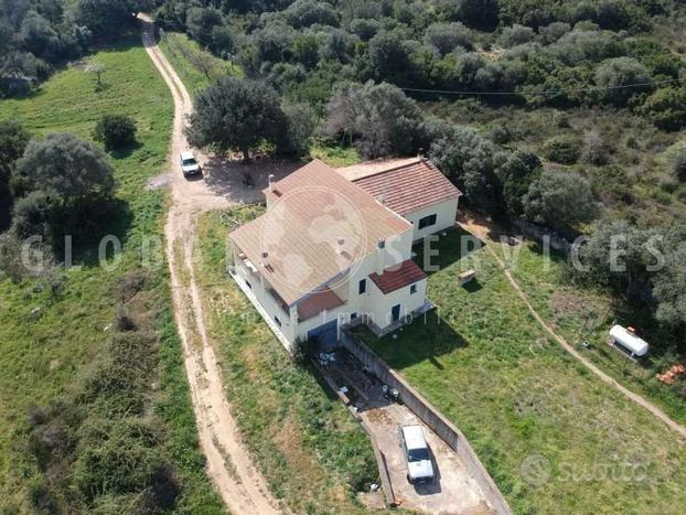 Arzachena tenuta con casa rurale