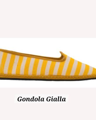 Gondola Gialla" – Stile e Comfort