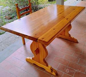 Tavolo in Legno stile rustico e 4 sedie
