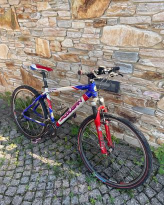 Mountain Bike Cougar Dyna con forcella ammortizzat