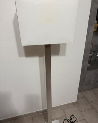 Lampada da terra per salotto ikea