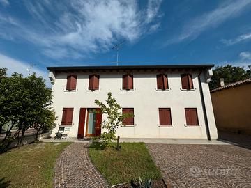 Appartamento con giardino per brevi soggiorni