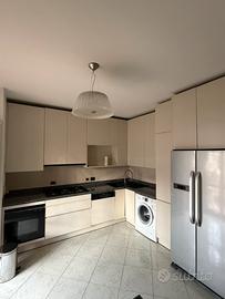 Cucina +frigo e lavastoviglie funzionanti