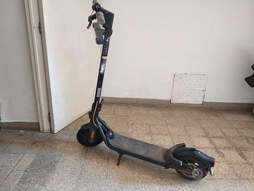 monopattino elettrico  Segway Ninebot F40