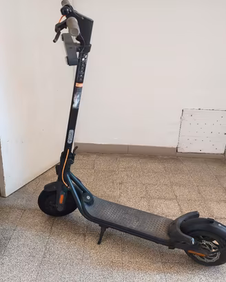 monopattino elettrico  Segway Ninebot F40
