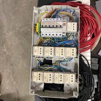 Quadro elettrico con prese e fusibili