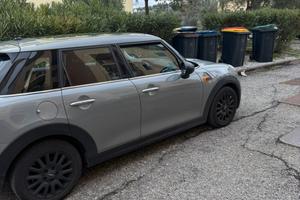 Mini 5 porte 1.2 benzina