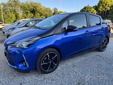 Toyota Yaris 1.5 Hybrid Trend Blue Edition