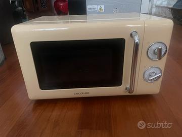 Forno a microonde stile vintage