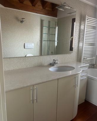Mobile bagno completo con specchio e faretti