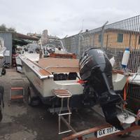 Boston Whaler 