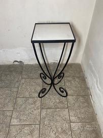 Colonna in ferro battuto