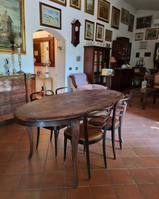 tavolo con sedie
