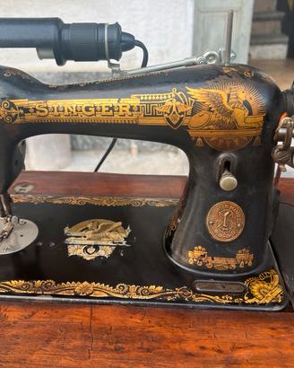 Macchina da cucire vintage Singer