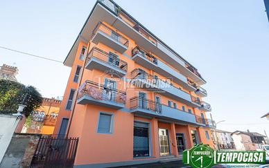 3 LOCALI AL PRIMO PIANO