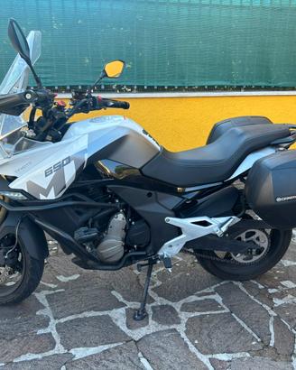CF Moto 650MT