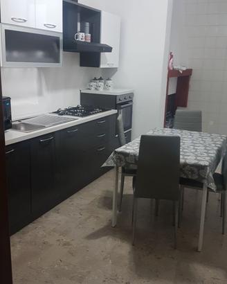 Cucina componibile come nuova . Mai utilizza