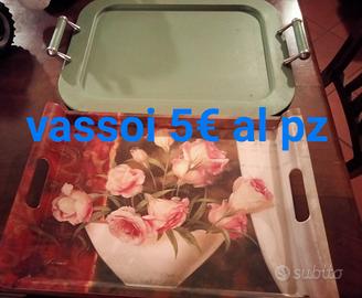 Tazze, tazzine, vassoi...