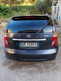 Honda frv 2200