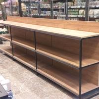 scaffale in legno per esposizione prodotti