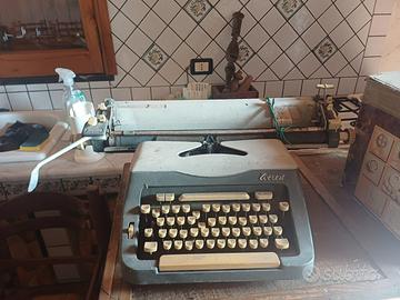 Macchina da scrivere vintage
