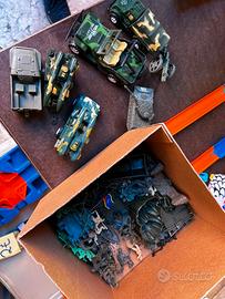 Soldatini con macchine