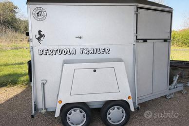 Trailer van per trasporto cavalli