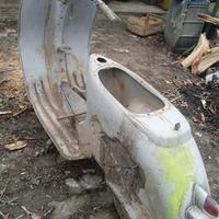  vespa demolita per ricambi 700€ trattabili