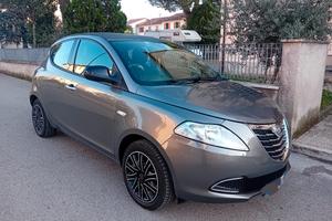 Lancia Ypsilon 1.2 benzina GPL 